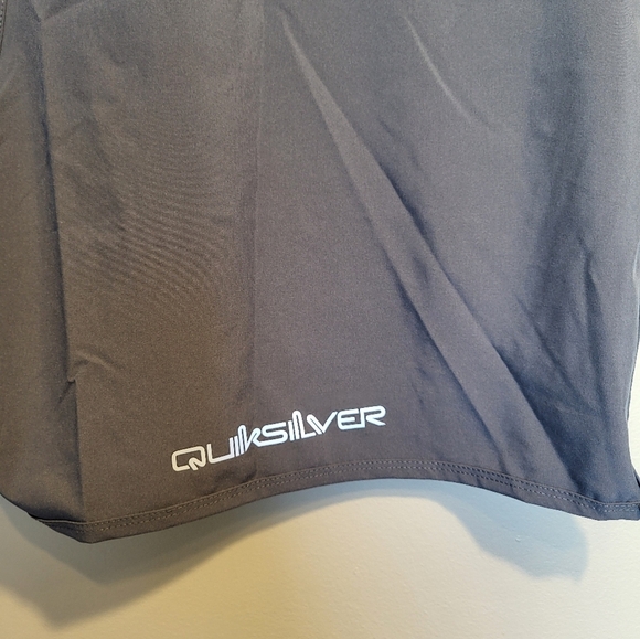 NEW- Quiksilver Gray Men's Shorts, Size XXL - Picture 5 of 8